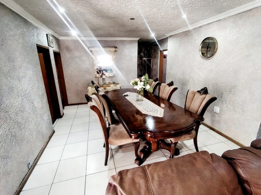 6 Bedroom Property for Sale in Zwelitsha Zone 6 Eastern Cape